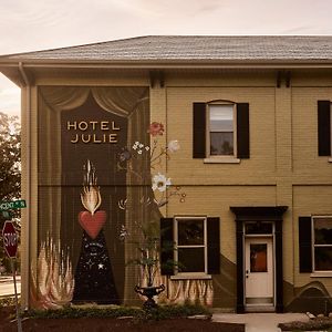 Hotel Julie