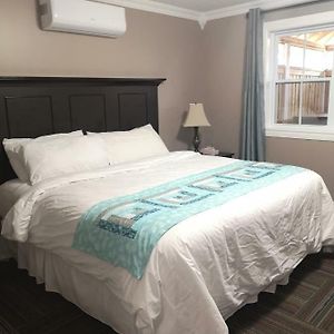 Honeymoon Suite